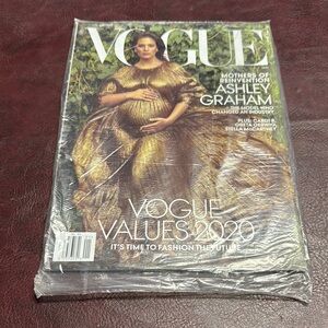 Vogue Magazine - Ashley Graham Jan/2020 Issue